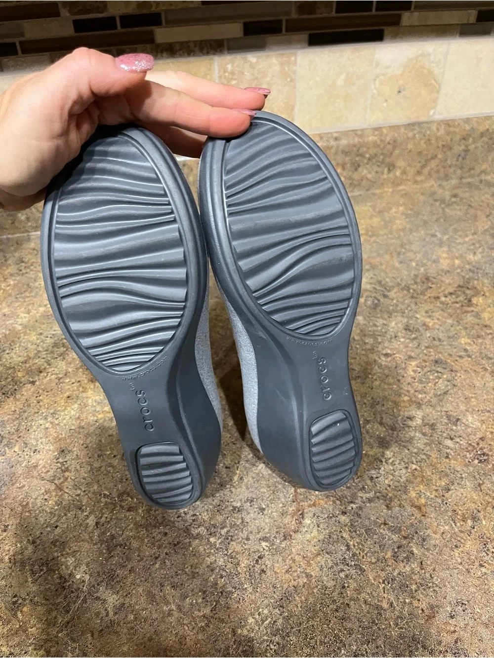 NWOT Crocs Busy Day Heathered Gray Wedge Flats Sz 9 Travel Office Comfortable